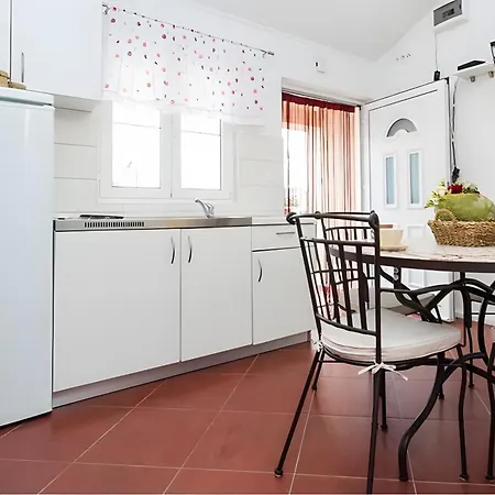 Apartment By The Sea