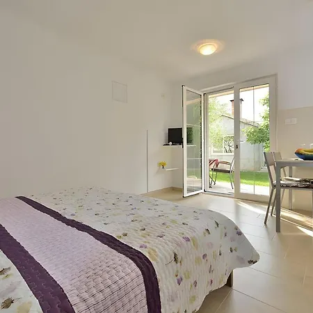 By The Sea Apartment *
