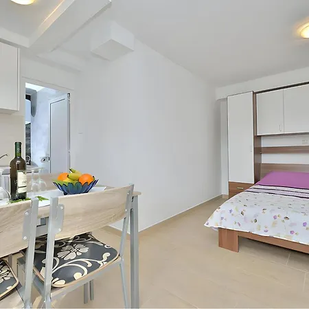Apartment By The Sea Bibinje