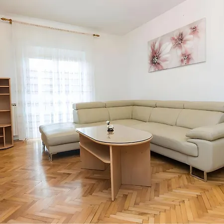By The Sea Apartment