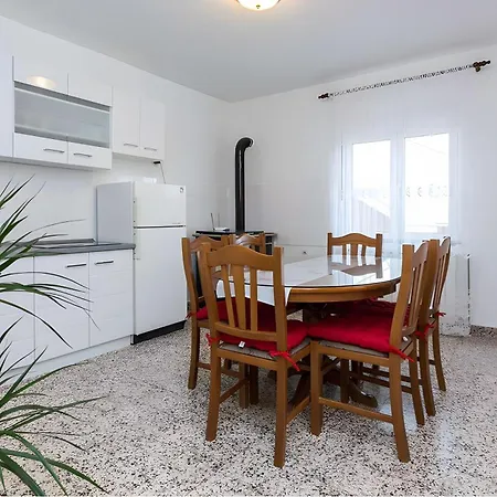 Apartment By The Sea